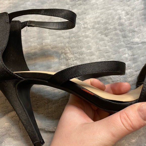 Heels - Picture 2 of 3